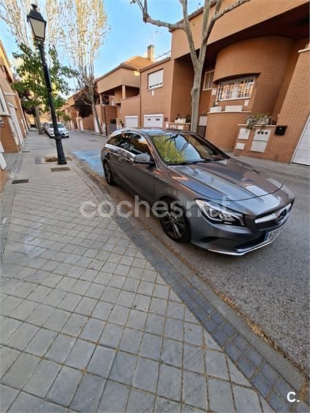Usado Mercedes CLA200 Shooting Brake 136 CV (100 kW) 2018 Beige Familiar