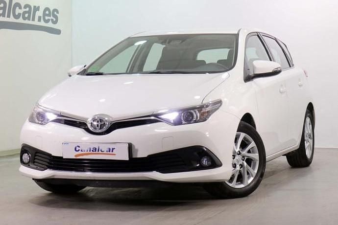 Usado Toyota Auris Active 116 CV (85 kW) 2016 Blanco Utilitario