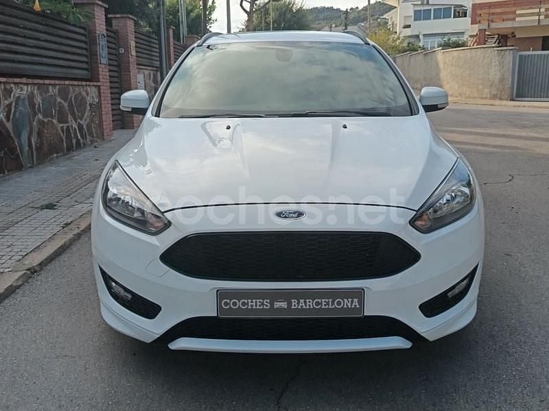 Blanco Usado 2018 Ford Focus ST-Line Familiar | 9900 € (Super precio) - Imagen 1/4