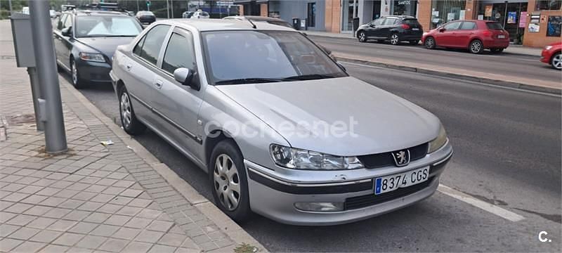 Usado Peugeot 406 90 CV (66 kW) 2003 Gris / plata Berlina