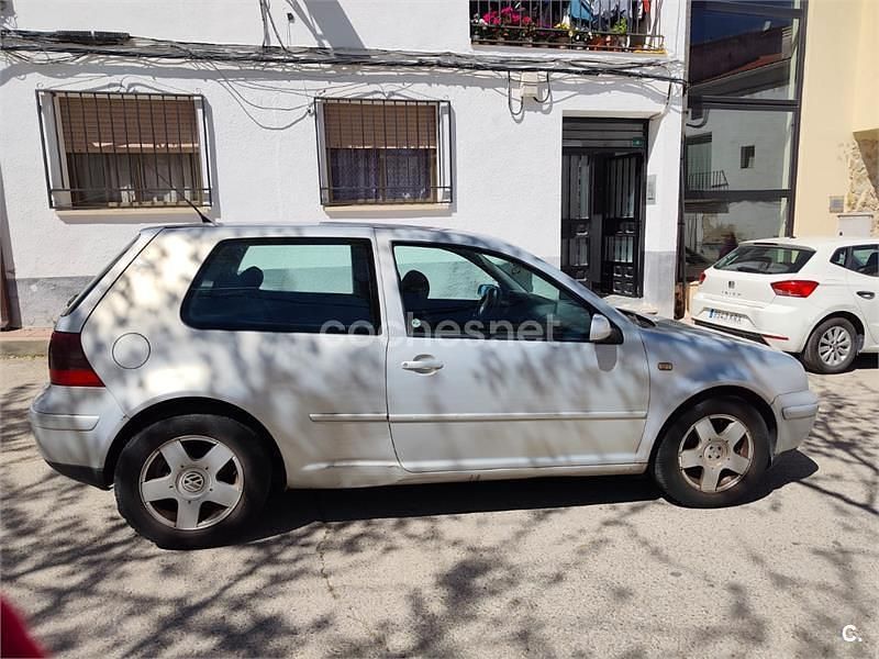 Usado VW Golf III Highline 115 CV (84 kW) 1999 Gris / plata Berlina