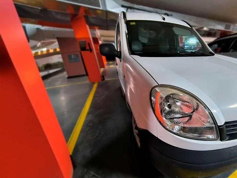 Usado Renault Kangoo 105 CV (77 kW) 2007 Blanco Monovolumen