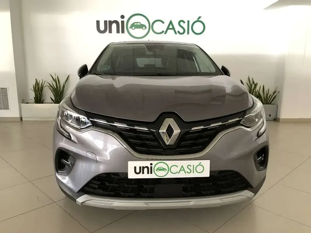 Usado Renault Captur Zen 131 CV (96 kW) 2020 Gris SUV