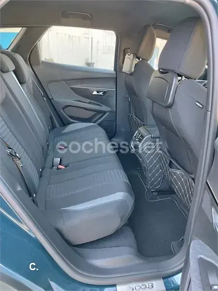 Käytetty Peugeot 3008 Active 130 HP (95 kW) 2024 Sininen Katumaasturi