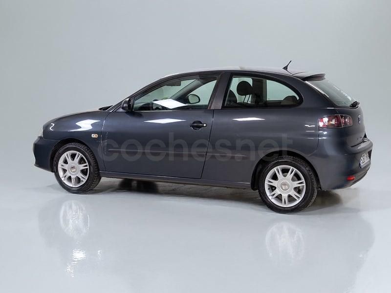 Begagnad Seat Ibiza 86 HK (63 kW) 2007 Grå Halvkombi