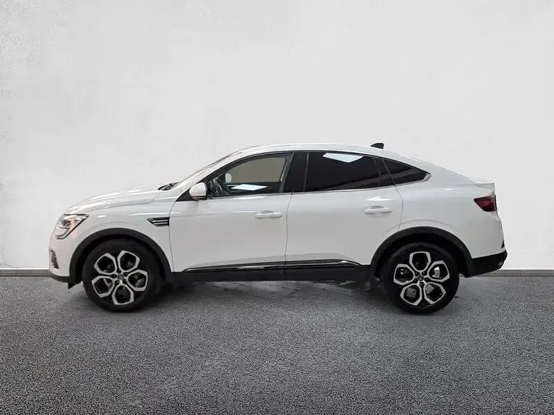 Käytetty Renault Arkana Zen 140 HP (102 kW) 2021 Valkoinen Katumaasturi