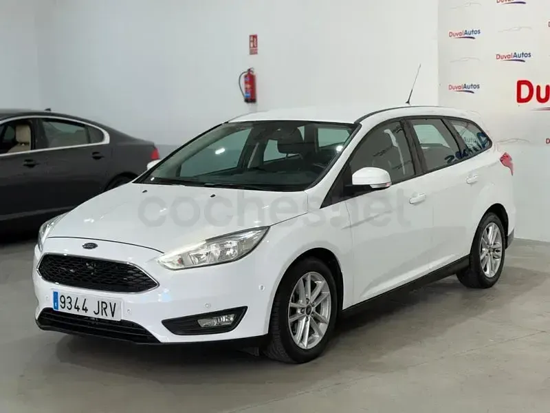 Usado Ford Focus Trend 120 CV (88 kW) 2016 Blanco Familiar
