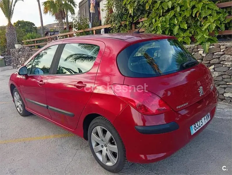 Usado Peugeot 308 Premium 120 CV (88 kW) 2007 Rojo Utilitario