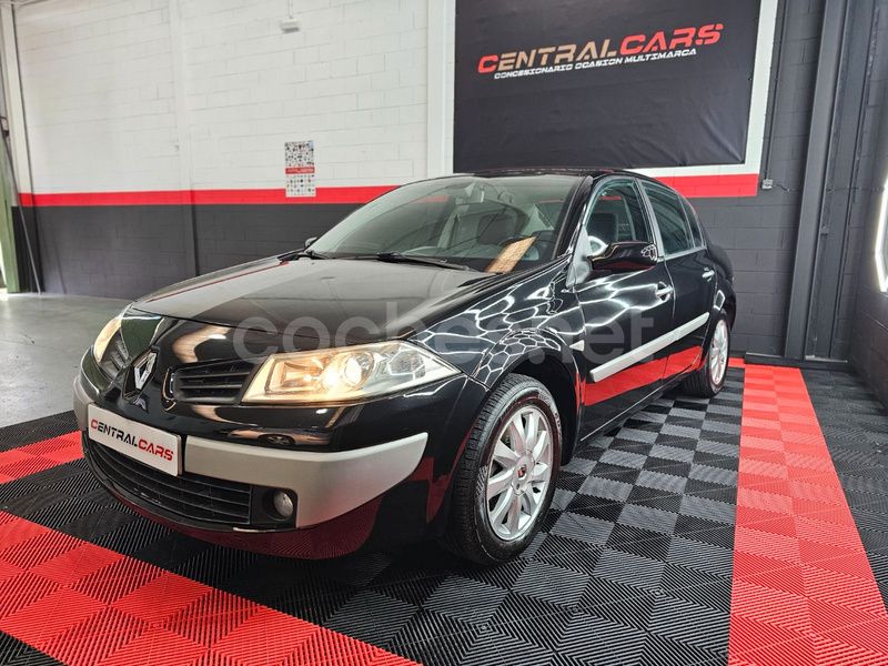 Negro Usado 2010 Renault Mégane III Dynamique Berlina | 4700 € (Super precio) - Imagen 1/4