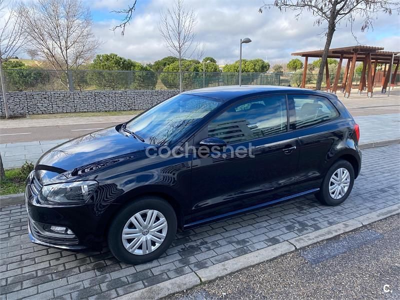 Negro Usado 2015 VW Polo Edition Berlina | 8000 € (Buen precio) - Imagen 1/4