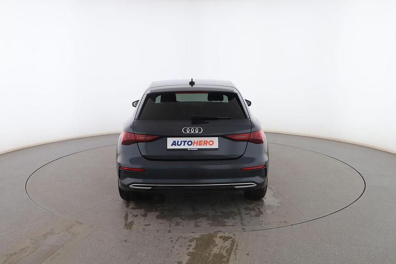 Usado Audi A3 Advanced 116 CV (85 kW) 2022 Gris Utilitario