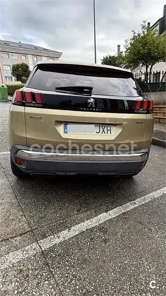 Usado Peugeot 3008 Allure 130 CV (95 kW) 2017 Beige SUV