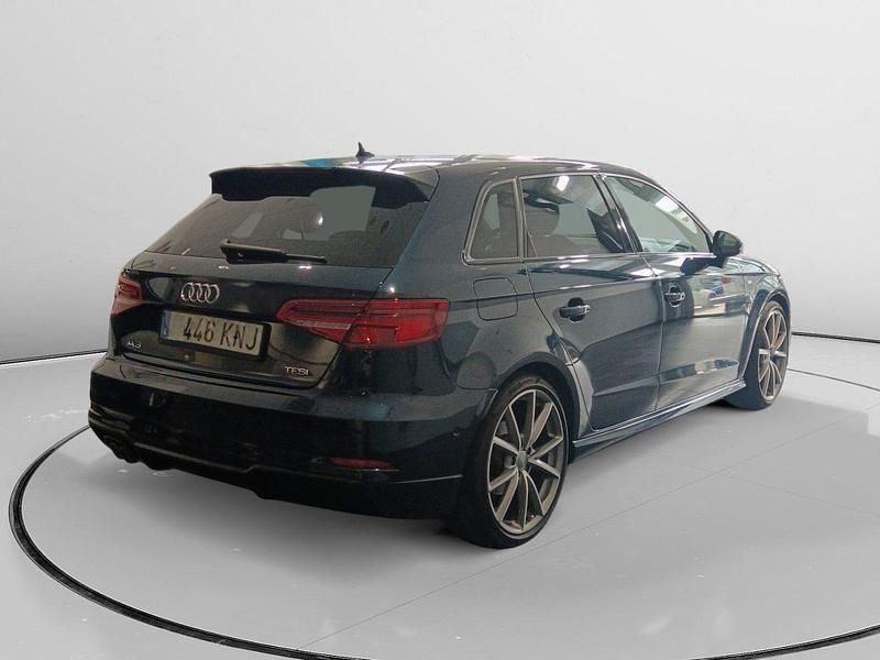 Usado Audi A3 S-Line 151 CV (111 kW) 2018 Azul Utilitario