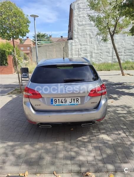 Usado Peugeot 308 GT-line 150 CV (110 kW) 2017 Gris / plata Berlina