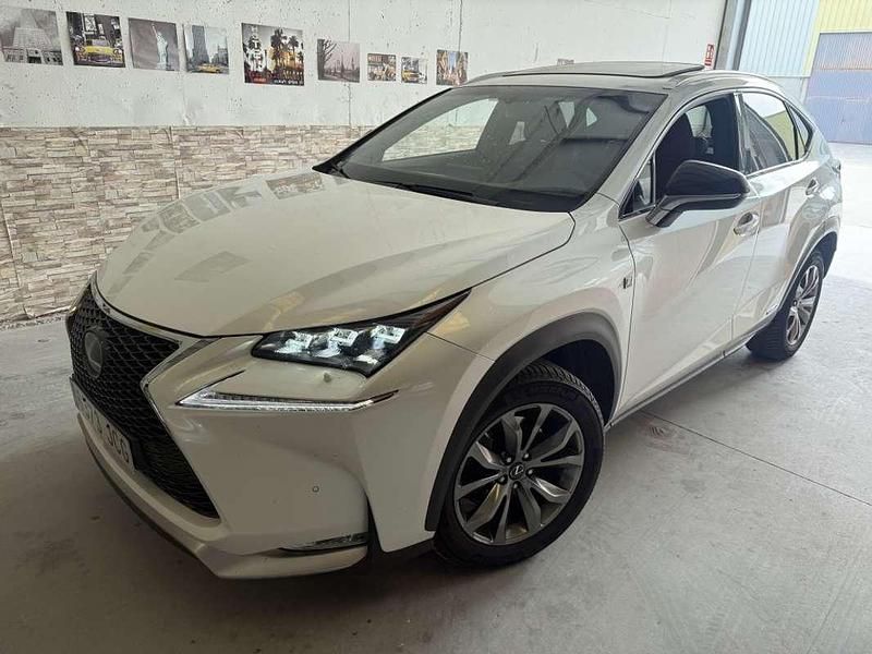 Usado Lexus NX300h Sport Line 197 CV (144 kW) 2015 Blanco SUV