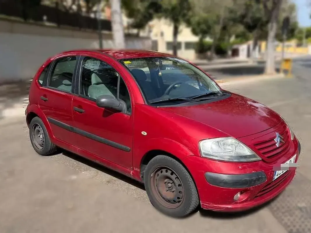 Usado Citroën C3 68 CV (50 kW) 2005 Rojo Berlina