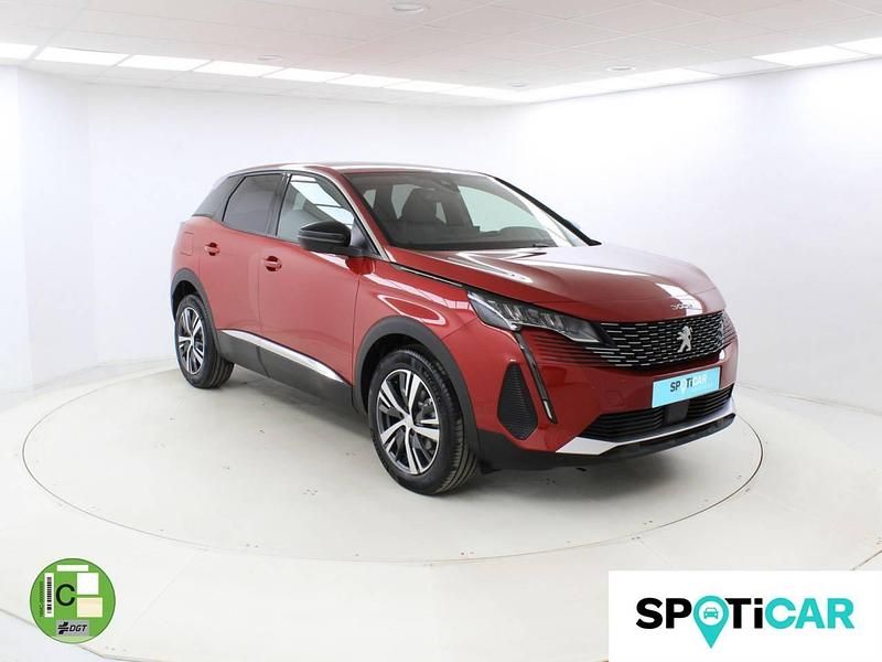 Usado Peugeot 3008 Allure 130 CV (95 kW) 2022 Rojo SUV