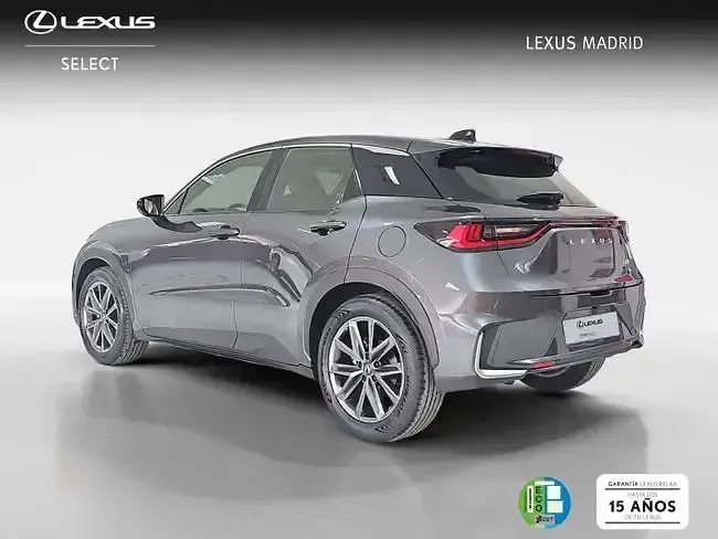 Usado Lexus LBX 136 CV (100 kW) 2025 Gris SUV