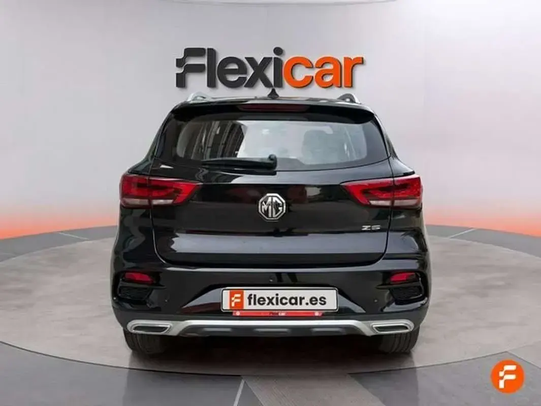 Usado MG ZS Luxury 111 CV (81 kW) 2022 Negro SUV