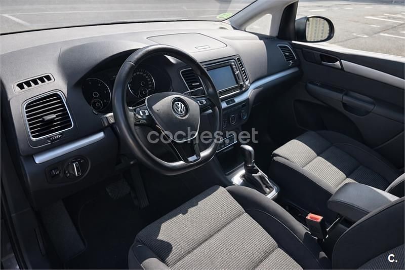 Usado VW Sharan Advance 150 CV (110 kW) 2018 Gris / plata Monovolumen