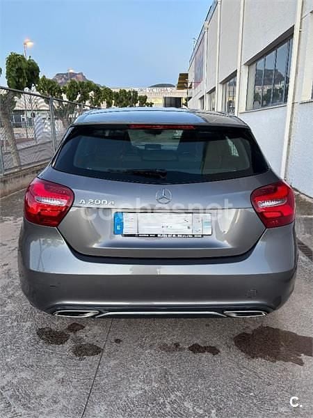 Käytetty Mercedes A200 Urban 136 HP (100 kW) 2017 Harmaa Sedan