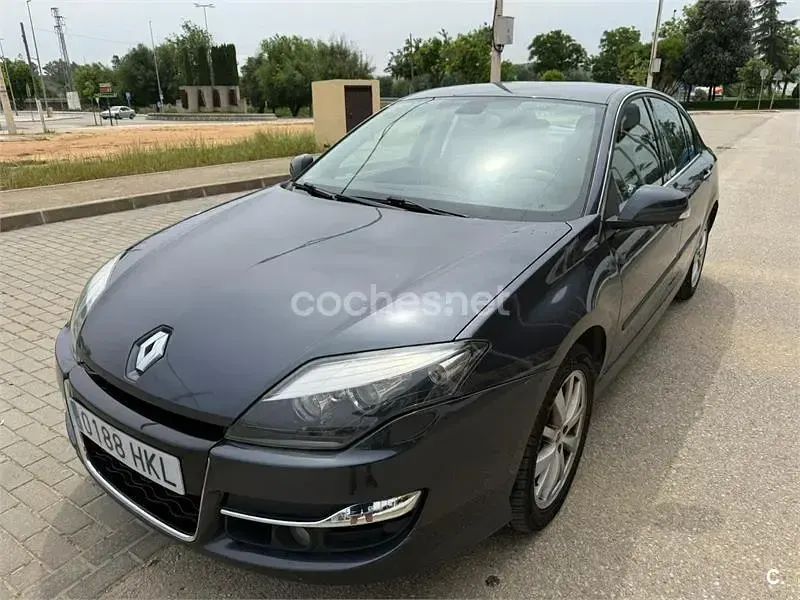 Käytetty Renault Laguna III Dynamique 110 HP (80 kW) 2012 Harmaa Sedan