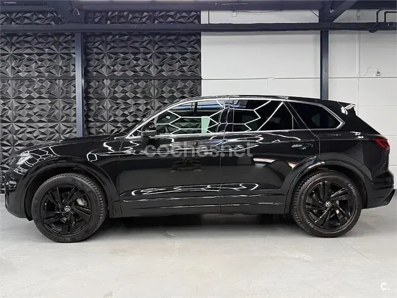 Usado VW Touareg R-line 286 CV (210 kW) 2022 Negro SUV