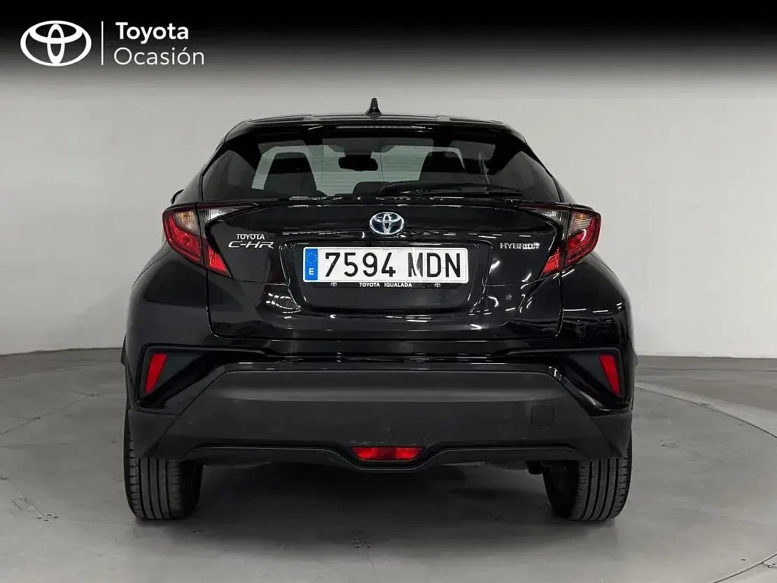 Usado Toyota C-HR Active 122 CV (89 kW) 2023 Negro azabache SUV