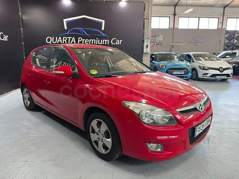 Usado Hyundai i30 Style 128 CV (94 kW) 2010 Rojo Berlina