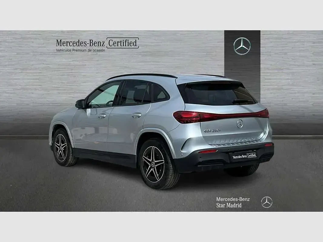 Usado Mercedes EQA250+ 139 kW (190 CV) 2025 Plateado SUV
