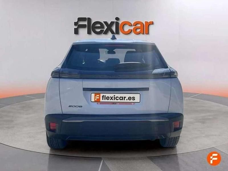 Usado Peugeot 2008 Active 102 CV (75 kW) 2023 Blanco SUV