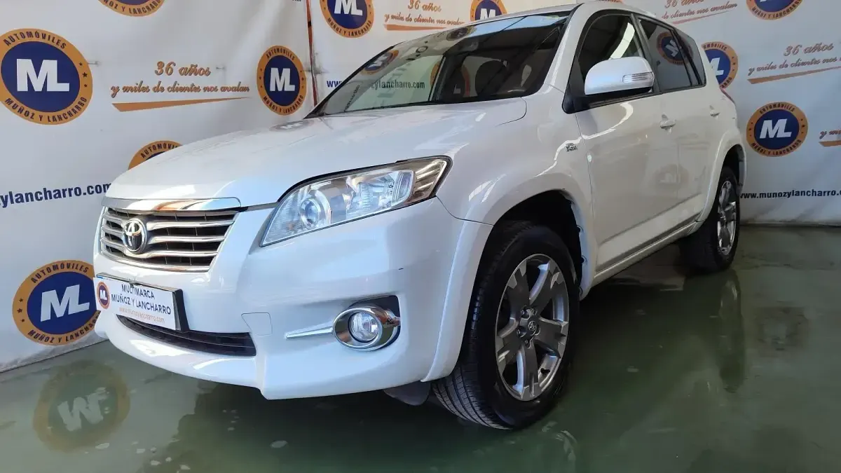 Usado Toyota RAV4 Executive 150 CV (110 kW) 2011 Blanco SUV