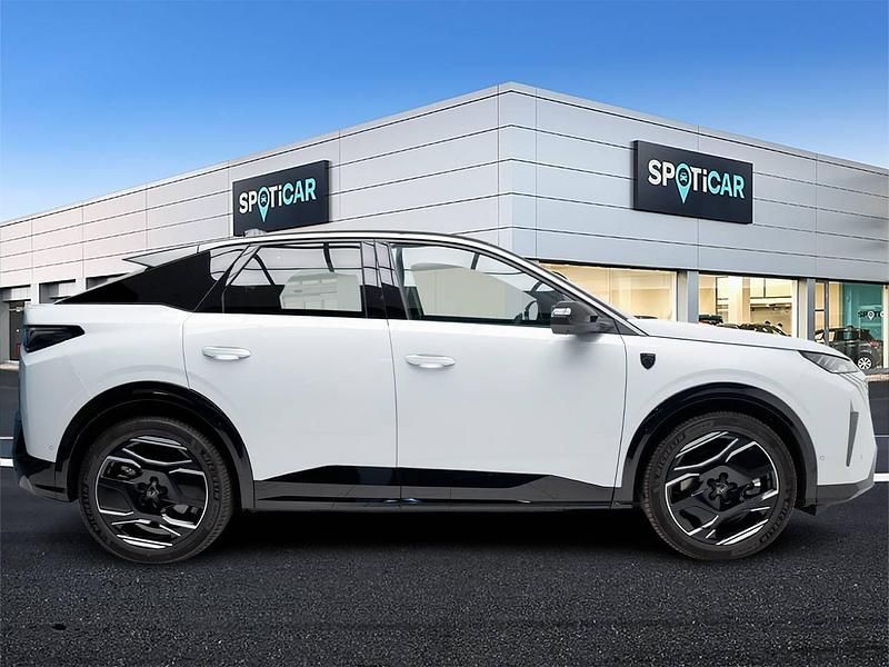 Usado Peugeot e-3008 GT 157 kW (214 CV) 2024 Blanco SUV