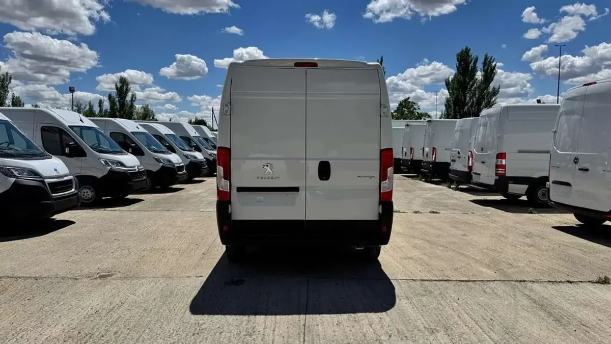 Usado Peugeot Boxer S 139 CV (102 kW) 2022 Blanco Van