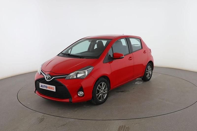 Rojo Usado 2017 Toyota Yaris Active Utilitario | 10.499 € (Precio justo) - Imagen 1/3