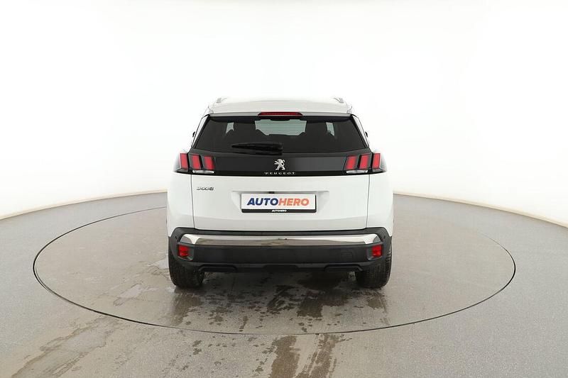 Usado Peugeot 3008 Allure 130 CV (95 kW) 2018 Blanco SUV