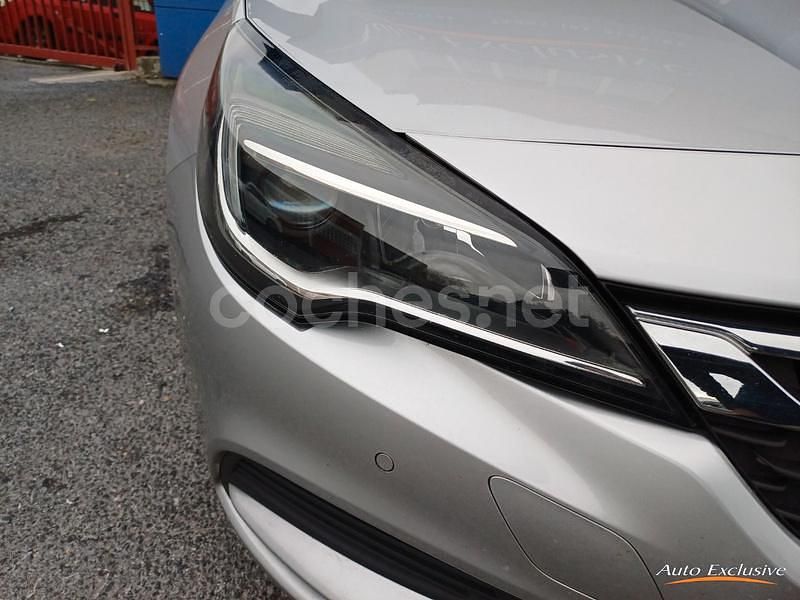 Usado Opel Astra Selective 110 CV (80 kW) 2016 Gris / plata Familiar