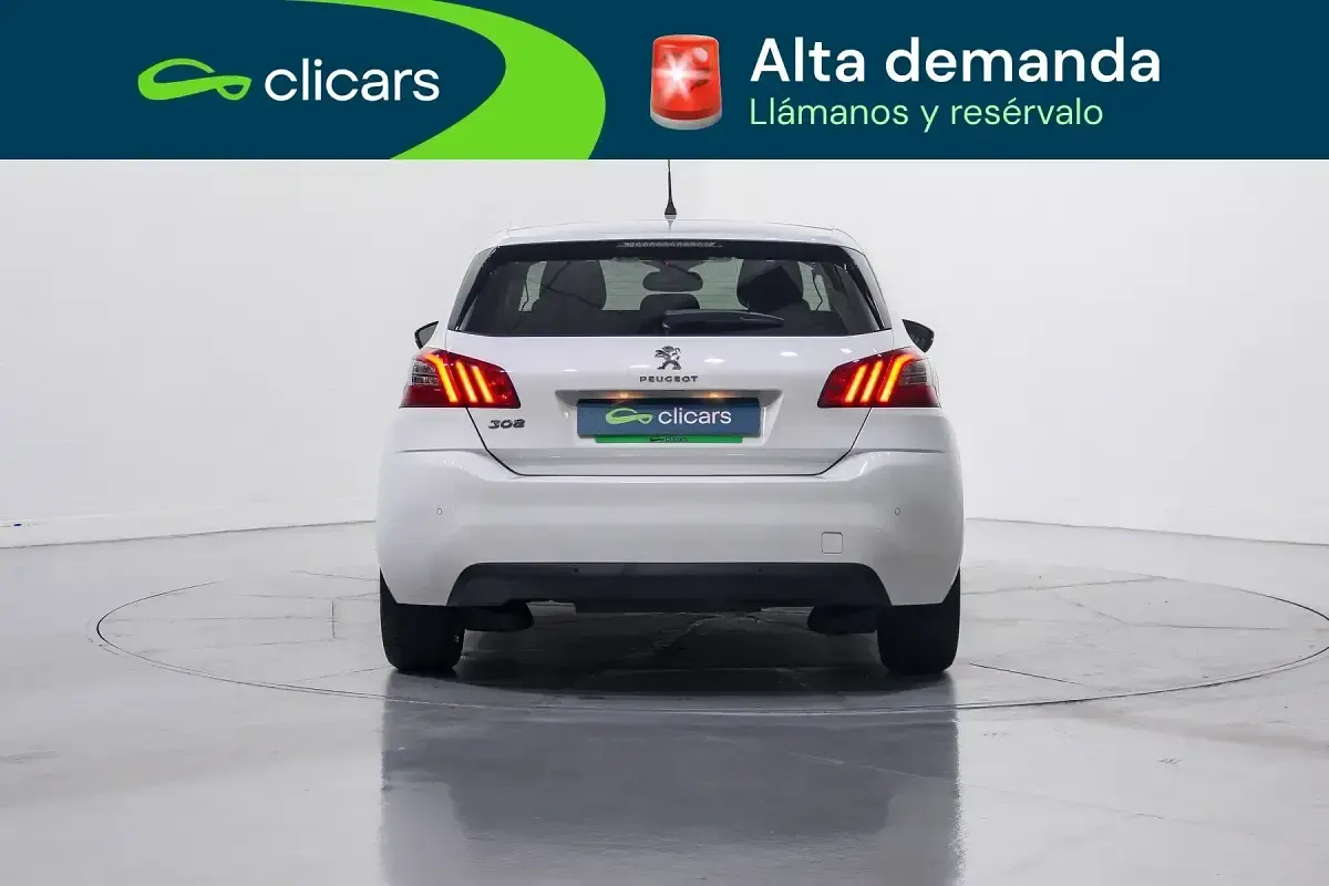 Usado Peugeot 308 Style 110 CV (80 kW) 2020 Blanco Berlina