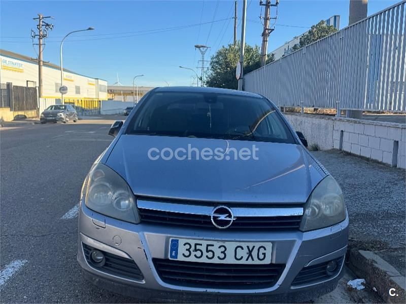 Gris / plata Usado 2004 Opel Astra Elegance Berlina | 3800 € (Un poco caro) - Imagen 1/4
