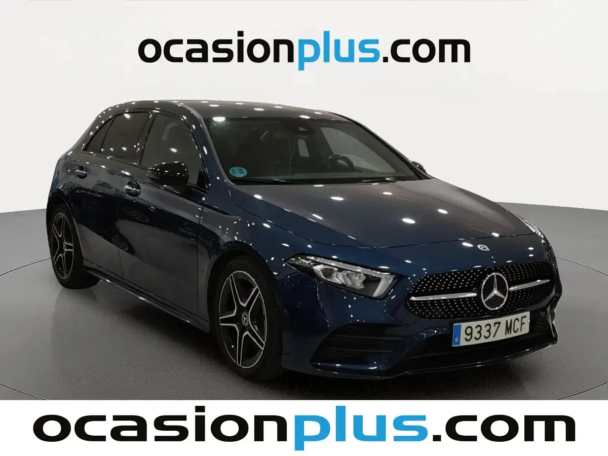 Usado Mercedes A180 AMG 116 CV (85 kW) 2022 Azul Utilitario