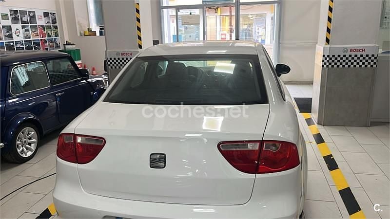 Usado Seat Exeo Reference 120 CV (88 kW) 2011 Blanco Berlina