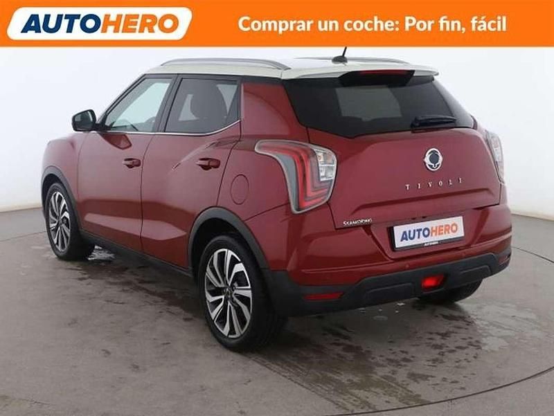 Usado Ssangyong (KGM) Tivoli Limited 163 CV (119 kW) 2022 Rojo SUV
