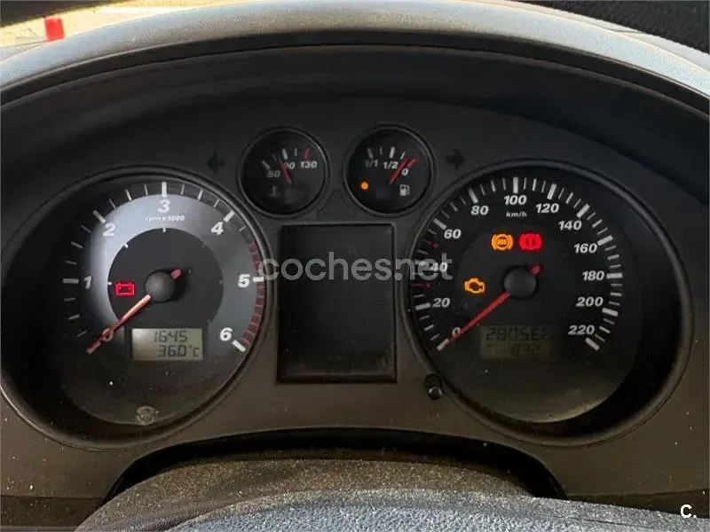 Usado Seat Ibiza Fresh 100 CV (73 kW) 2005 Negro Utilitario