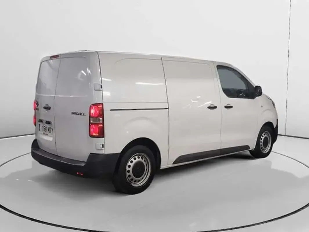 Usado Toyota Proace City City 102 CV (75 kW) 2024 Blanco Monovolumen