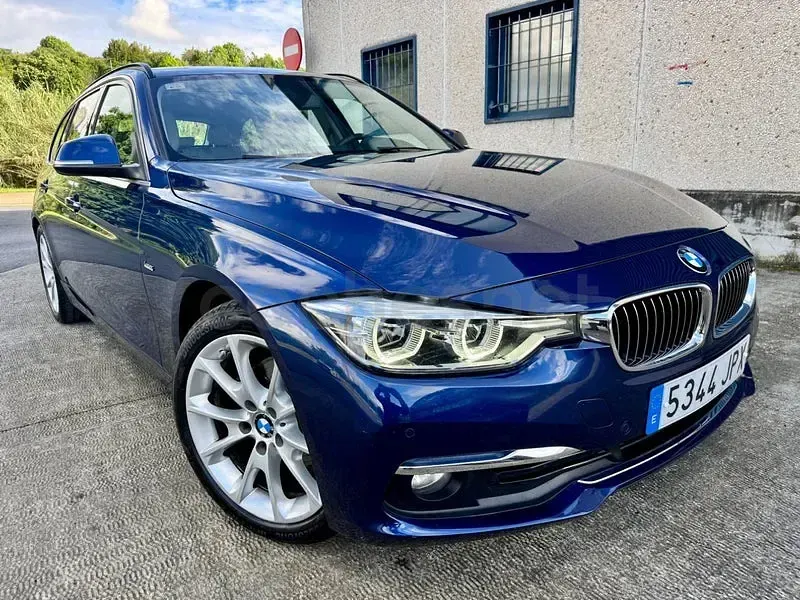Usado BMW 320 190 HP (139 kW) 2016 Azul Carrinha