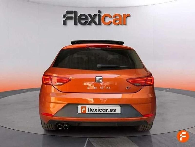 Usado Seat Leon ST FR 150 CV (110 kW) 2018 Naranja Familiar