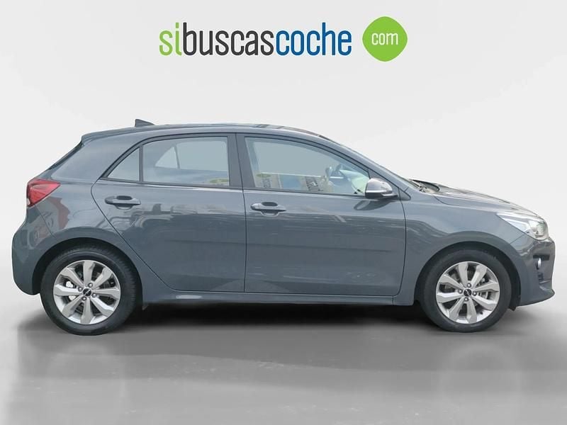 Usado Kia Rio 100 CV (73 kW) 2022 Gris/plata