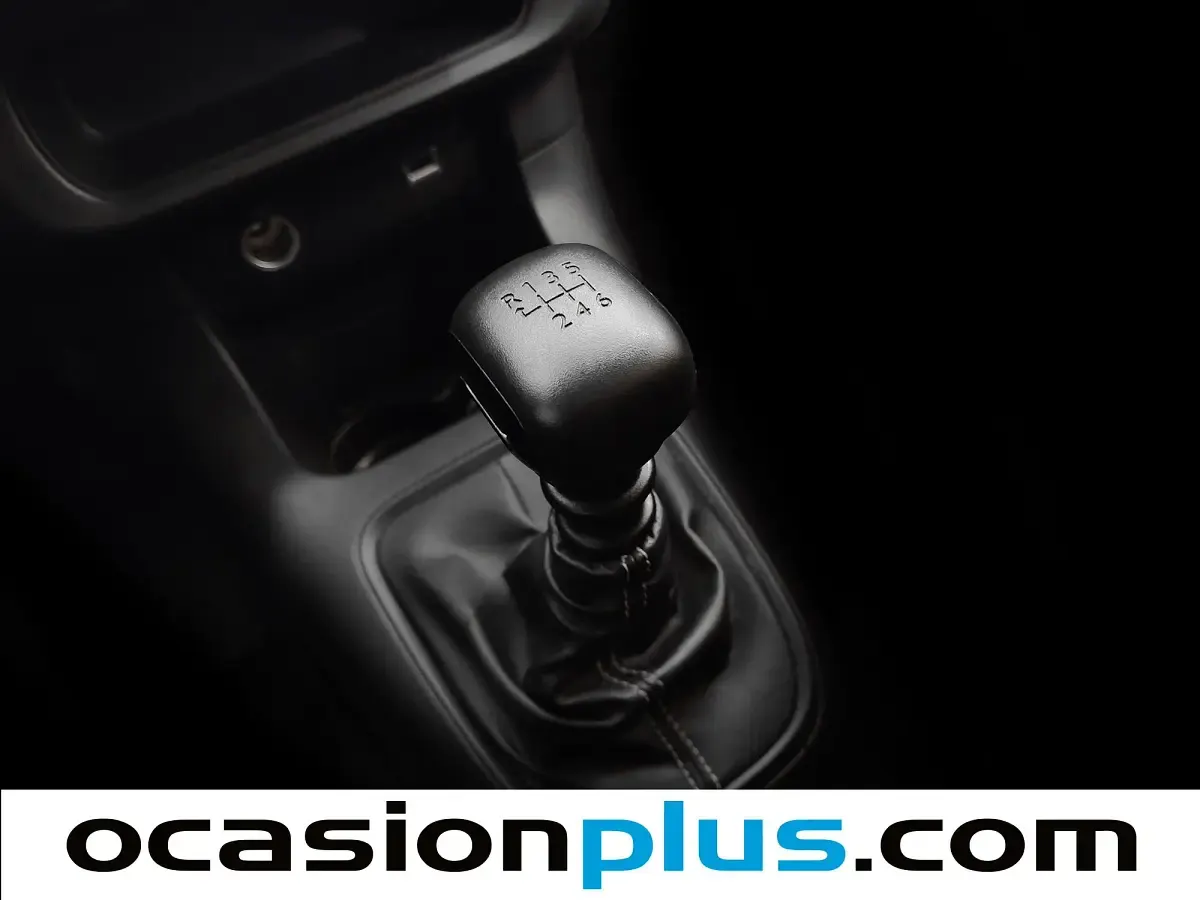 Usado Citroën C3 102 CV (75 kW) 2024 Gris Utilitario