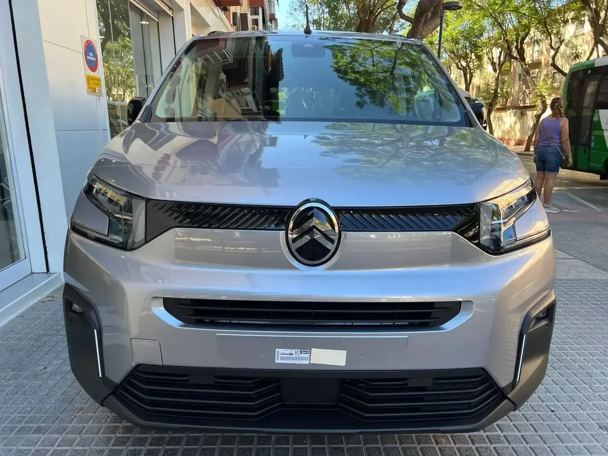 Nuevo Citroën Berlingo 100 CV (73 kW) 2026 Gris Monovolumen