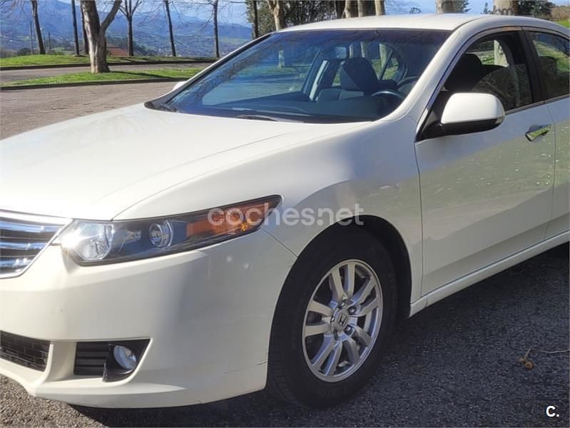 Usado Honda Accord Elegance 150 CV (110 kW) 2011 Blanco Berlina